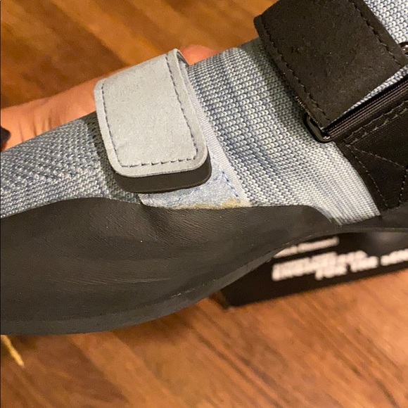 Black Diamond Momentum- Men’s 9.5 climbing shoes - Picture 4 of 6